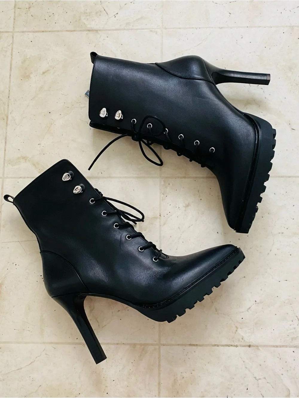 $295 NWOT Michael Kors Black Leather Kyle Lace-up Pointed Toe Edgy Ankle Boots 7